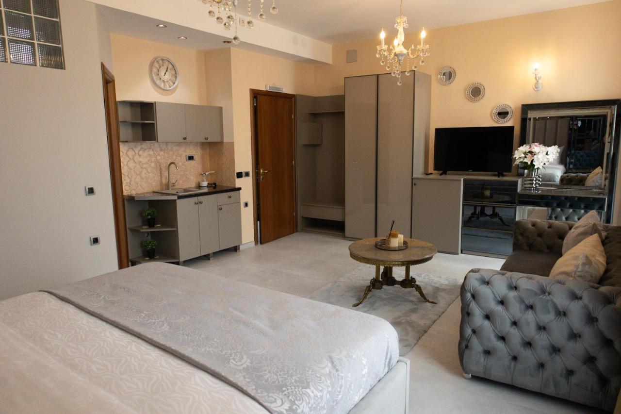 All Elevens 11 Apartments 비톨라 외부 사진
